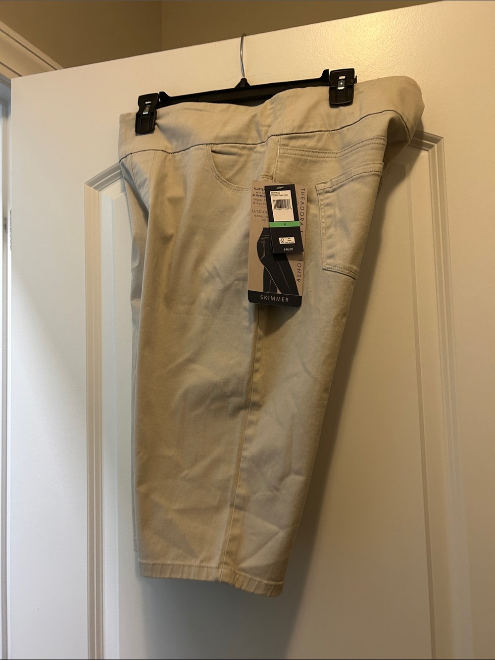 Bandolino Light Beige Skimmer Bermuda Shorts